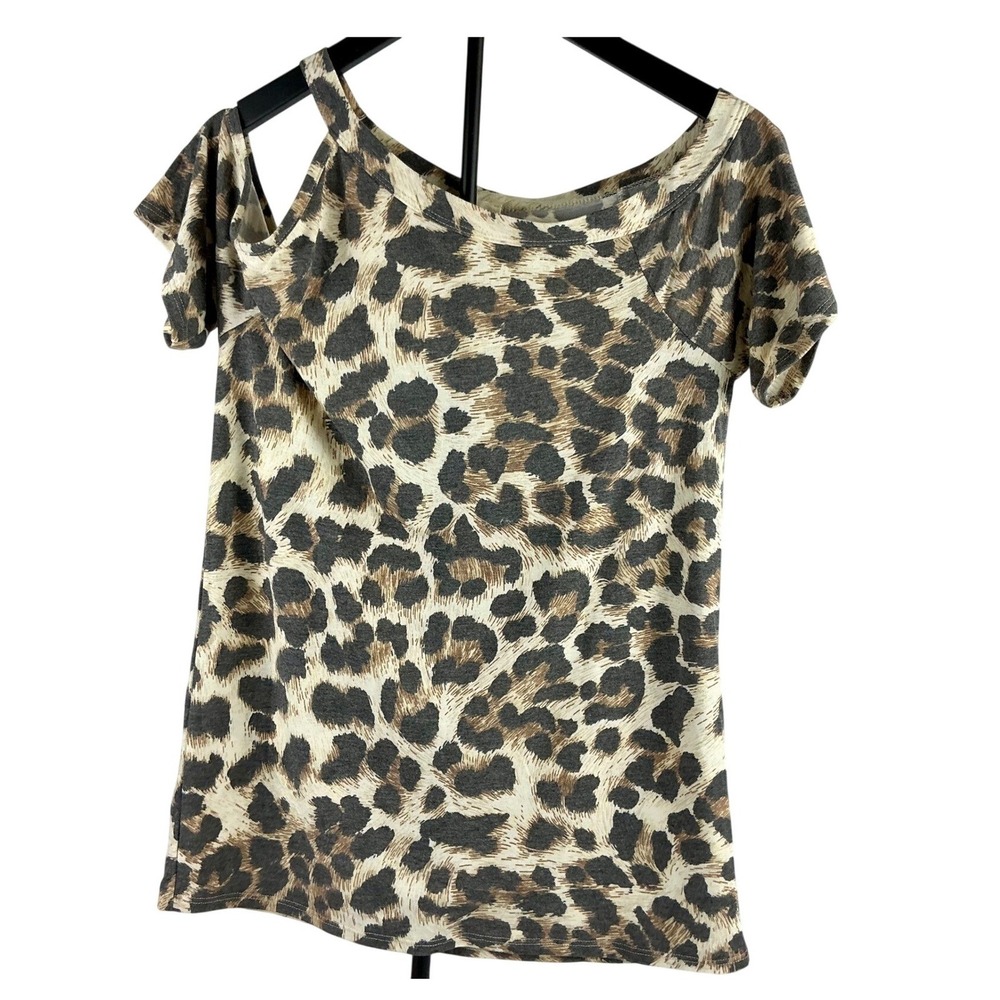 BiBi Leopard Print Cold Shoulder Top Short Sleeve Trendy Animal Print SM MSRP$23